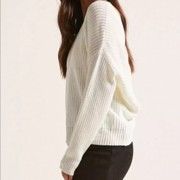 ✨LAST ONE✨Off white/light beige twist back sweater - Picture 3 of 5